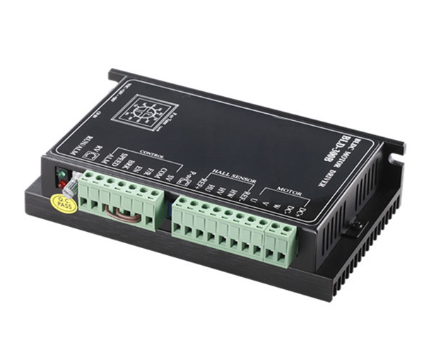 無(wú)刷電機(jī)驅(qū)動(dòng)器300B.jpg 無(wú)刷電機(jī)驅(qū)動(dòng)器300B.jpg